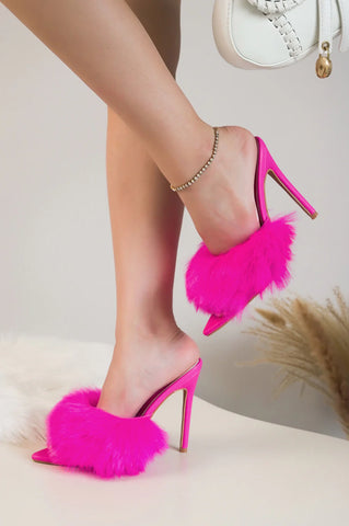 Bossy fur heels